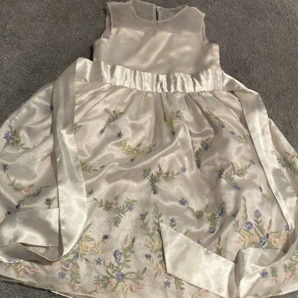 Floral White Easter Dress with Accessories 🐣 🐰 👒 👗 - Picture 4 of 15